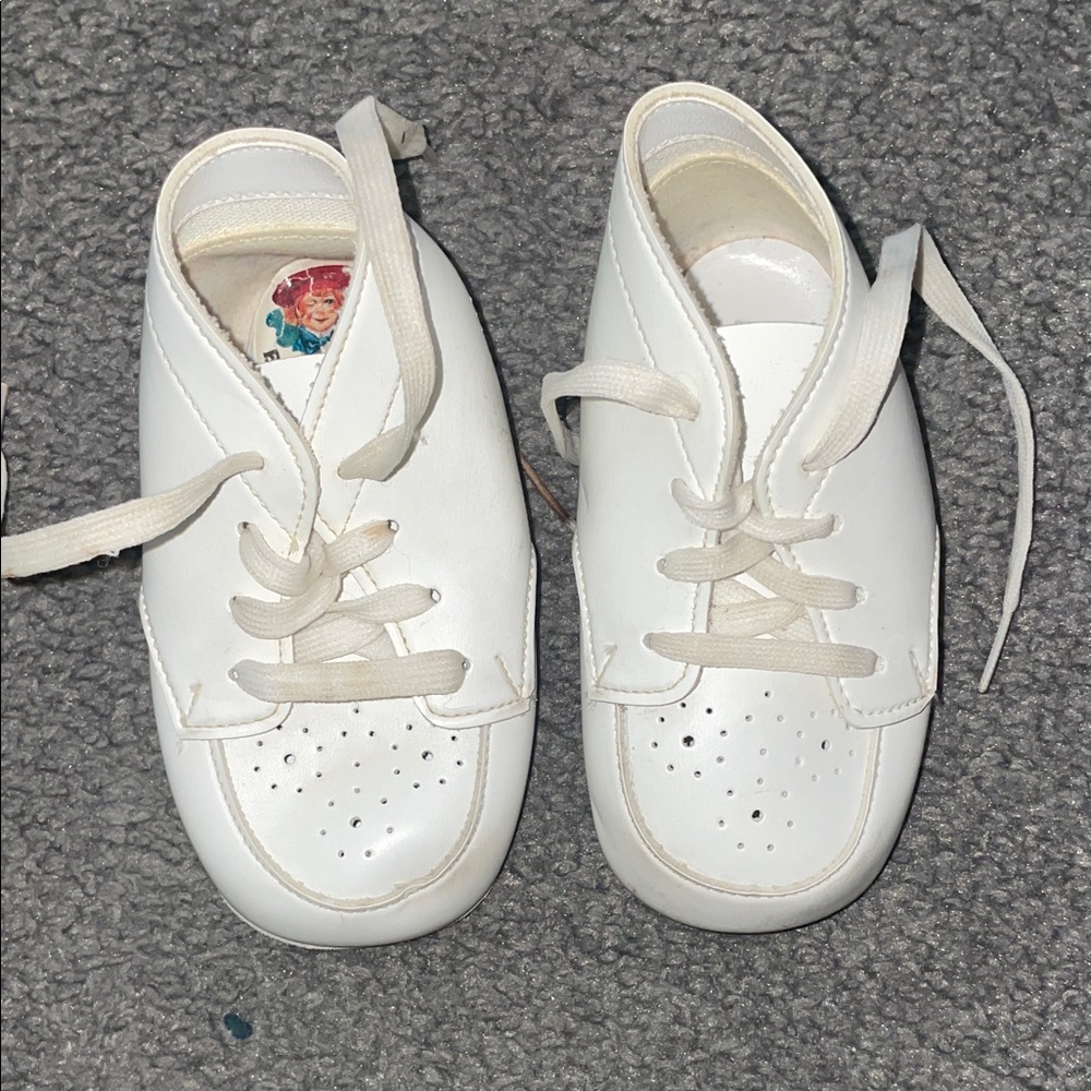 Buster Brown White Leather Baby Lace-Up Shoes